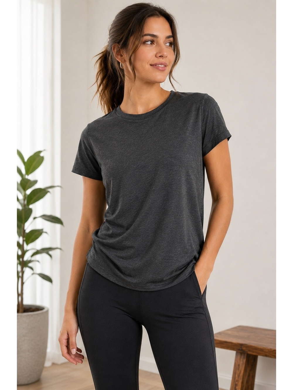 Quince Black Performance Crew Neck T-Shirt Women’s Medium Stretch Athletic Tee